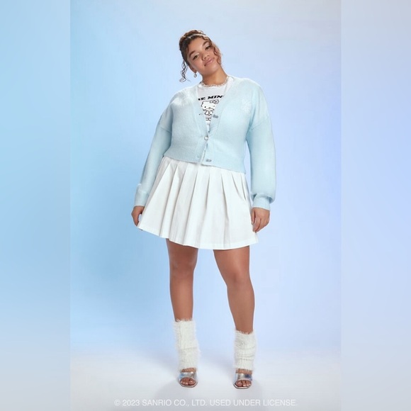 NWT-Plus Size Hello Kitty Cardigan Sweater - Picture 2 of 6